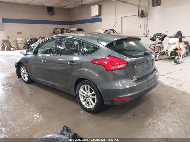 Ford FOCUS SE 2015 1FADP3K25FL213195 Image 3