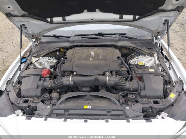 2018 JAGUAR XE SAJAN4EV8JCP17717 Photo 9