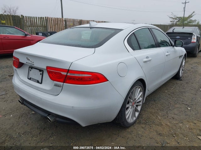 2018 JAGUAR XE SAJAN4EV8JCP17717 Photo 3