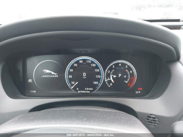 2018 JAGUAR XE SAJAN4EV8JCP17717 Photo 6