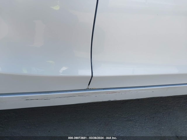 Lexus CT 200H 2015 JTHKD5BH7F2248562 Image 6