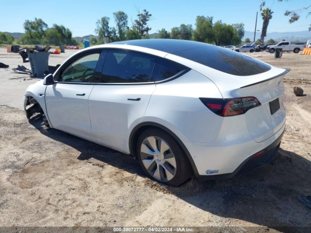 2021 TESLA MODEL Y 5YJYGDEE2MF302388 Photo 2