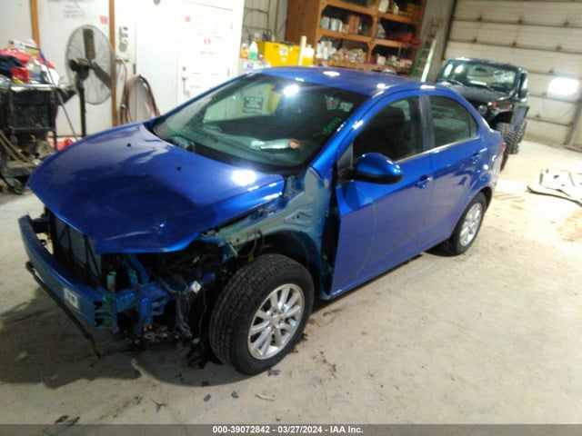 Chevrolet Sonic Lt Auto 2017 1G1JD5SH4H4104660 Image 2