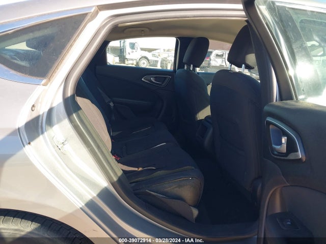 Chrysler 200 Limited 2016 1C3CCCAB5GN105947 Image 8