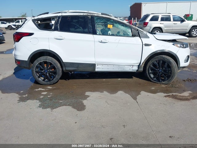 Ford ESCAPE SE 2019 1FMCU0GD6KUA24384 Image 13