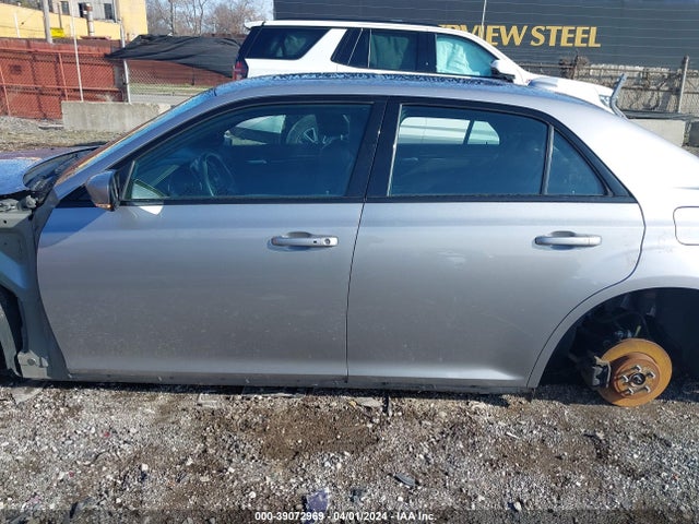 Chrysler 300 300s Awd 2018 2C3CCAGG4JH146156 Image 14