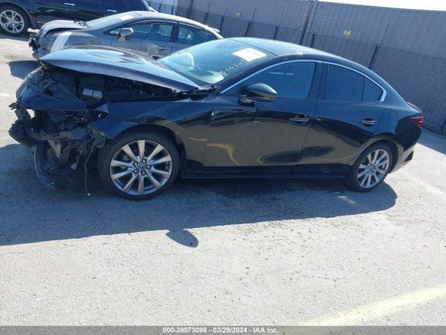 3MZBPAEM1KM100675 Mazda Mazda3 Premium Package