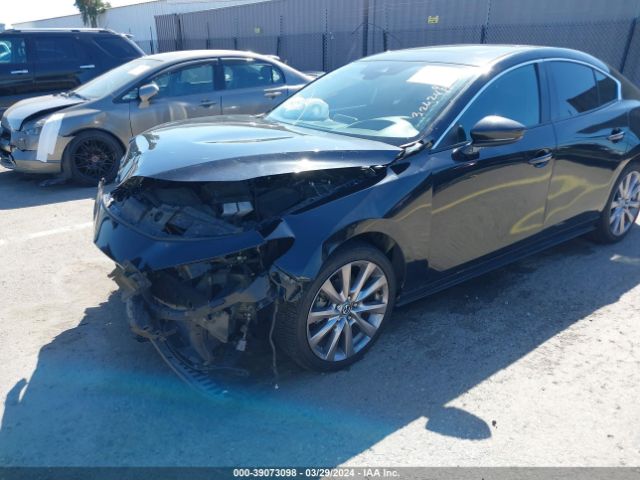 3MZBPAEM1KM100675 Mazda Mazda3 Premium Package