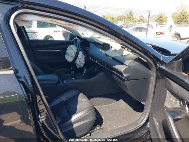 3MZBPAEM1KM100675 Mazda Mazda3 Premium Package
