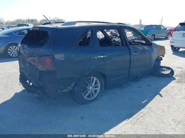 KIA SORENTO LX 2015 5XYKTDA60FG569668 Image 4