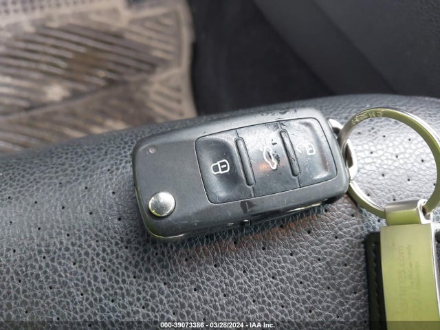 3VWL17AJ0GM315007 Volkswagen Jetta 1.8t Sel