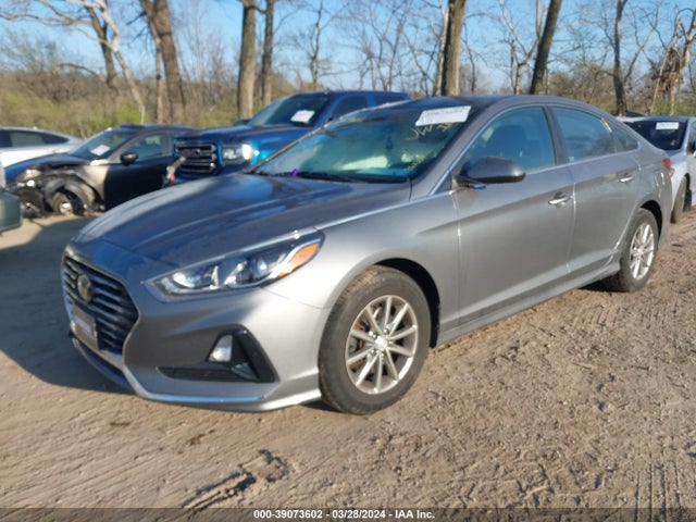 Hyundai SONATA SE 2019 5NPE24AF7KH783897 Image 2