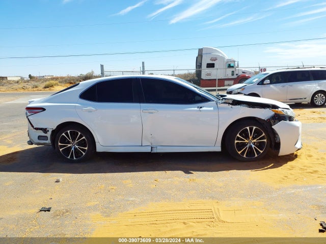 Toyota CAMRY SE 2018 4T1B11HK7JU641945 Image 14