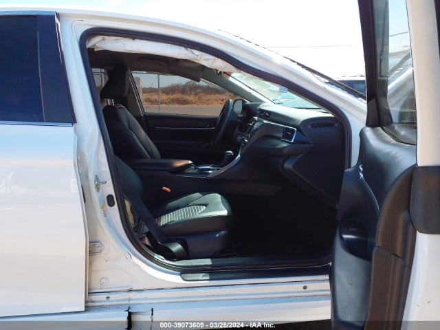 Toyota CAMRY SE 2018 4T1B11HK7JU641945 Image 5