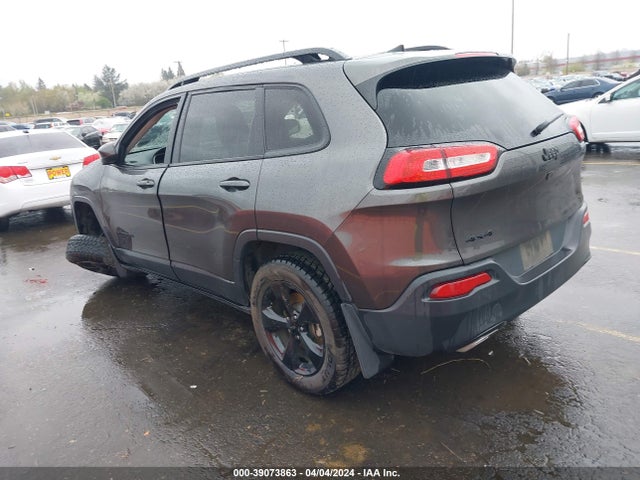 1C4PJMCX8JD501983 Jeep Cherokee Latitude 4x4