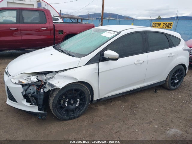 Ford FOCUS SE 2014 1FADP3K2XEL209318 Image 2