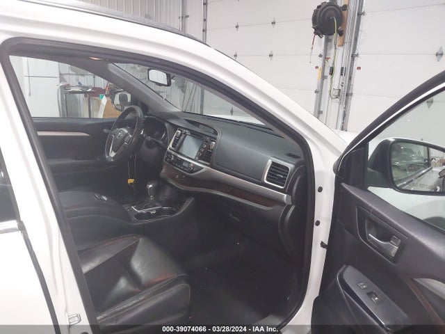 Toyota Highlander Xle V6 2016 5TDJKRFH3GS290662 Image 5