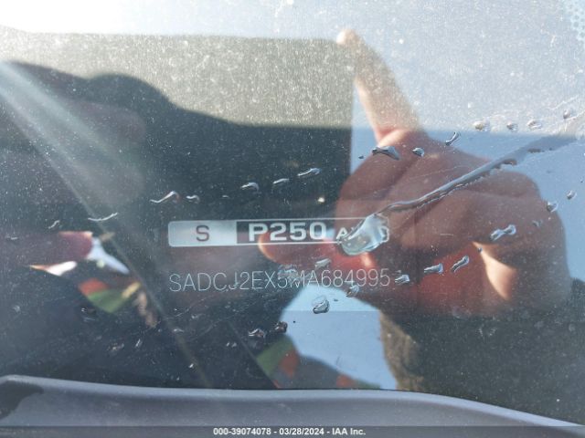 2021 JAGUAR F-PACE SADCJ2EX5MA684995 Photo 8
