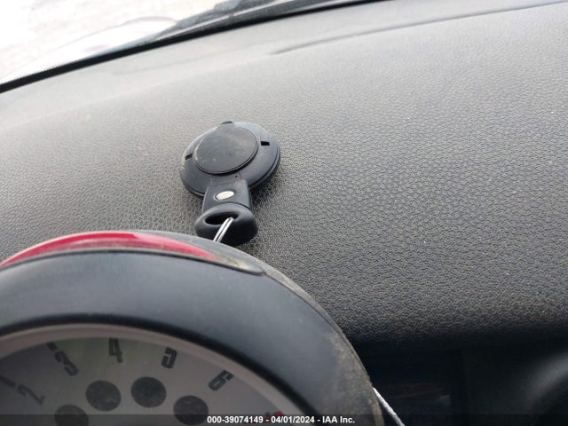 2007 MINI COOPER WMWMF335X7TU61852 Photo 10