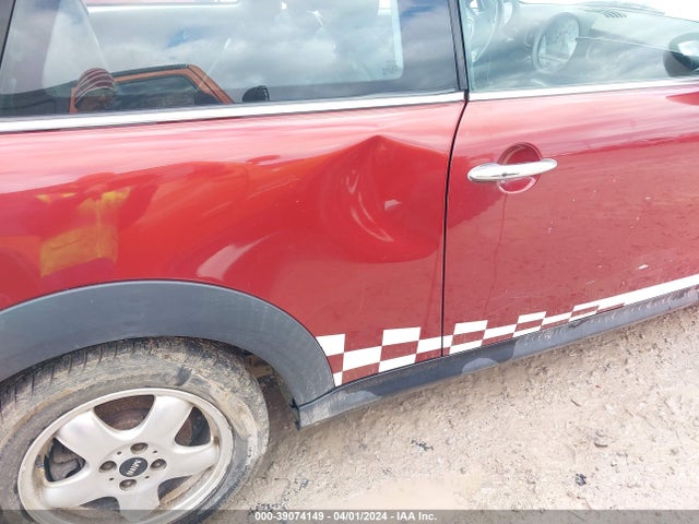 2007 MINI COOPER WMWMF335X7TU61852 Photo 5