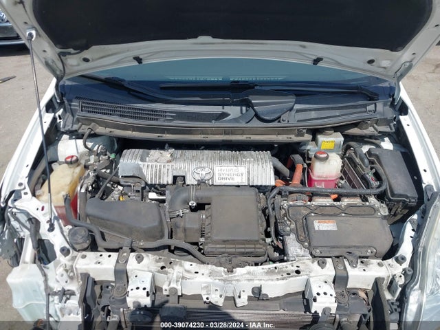 Toyota Prius Three 2015 JTDKN3DU9F1900052 Image 10