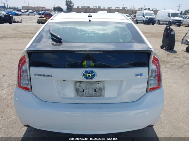 Toyota Prius Three 2015 JTDKN3DU9F1900052 Image 17