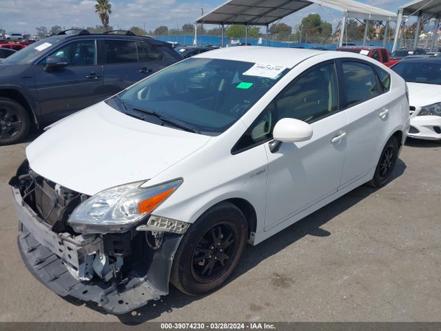 Toyota Prius Three 2015 JTDKN3DU9F1900052 Image 2