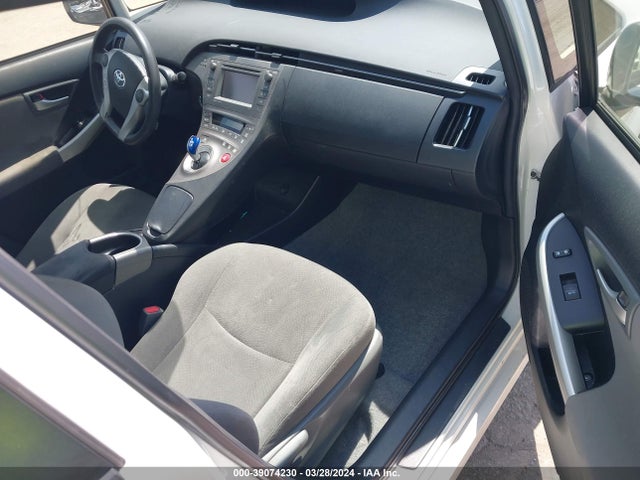 Toyota Prius Three 2015 JTDKN3DU9F1900052 Image 5