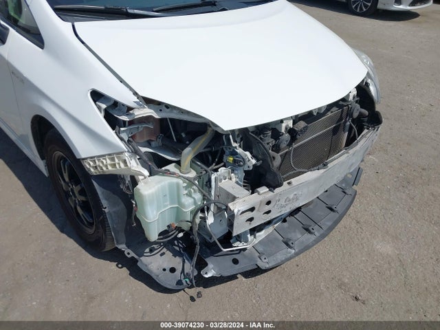 Toyota Prius Three 2015 JTDKN3DU9F1900052 Image 6