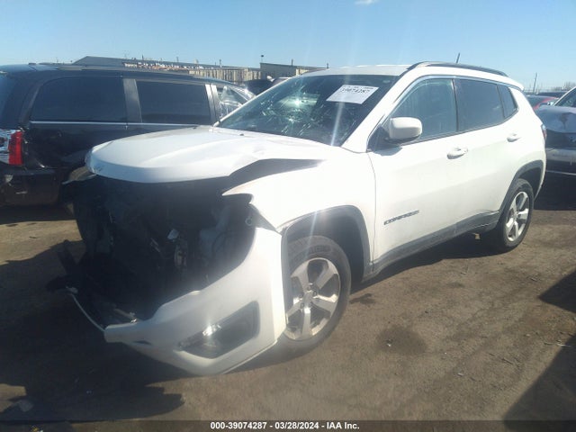 3C4NJDBB8JT418528 Jeep Compass Latitude 4x4