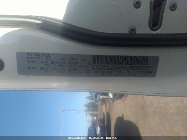 3C4NJDBB8JT418528 Jeep Compass Latitude 4x4