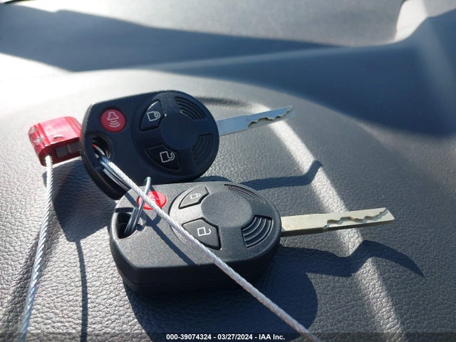 Продажа на аукционе авто 2017 Ford Escape Se, vin: 1FMCU0GD3HUC80054, номер лота: 39074324