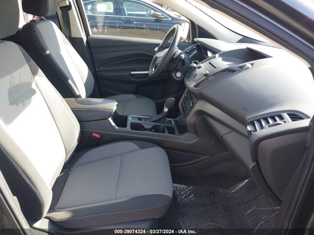 Продажа на аукционе авто 2017 Ford Escape Se, vin: 1FMCU0GD3HUC80054, номер лота: 39074324