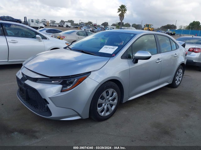 Toyota COROLLA LE 2022 JTDEPMAE5N3031933 Image 2