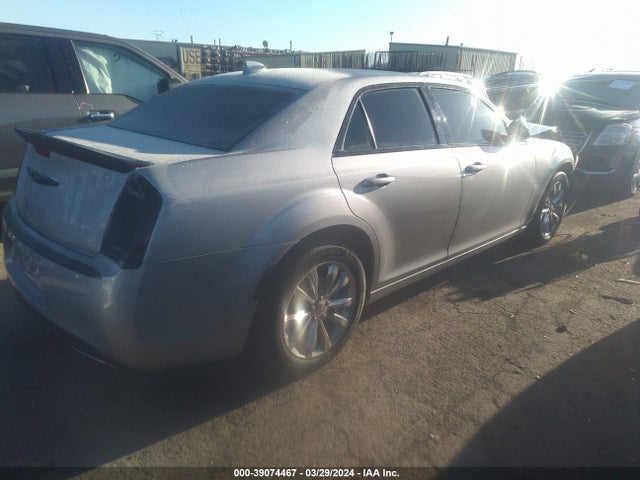 Chrysler 300 Limited 2015 2C3CCARG3FH756859 Image 4