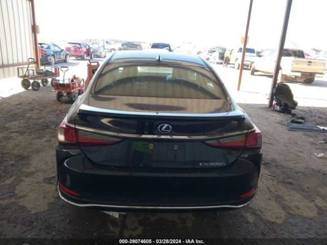 58ADA1C12MU001940 Lexus ES 300H