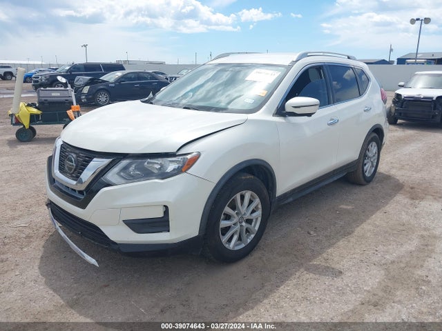 Nissan ROGUE SV 2018 JN8AT2MT7JW469813 Image 2
