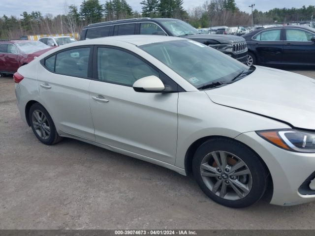 5NPD84LF2JH240141 Hyundai ELANTRA SEL