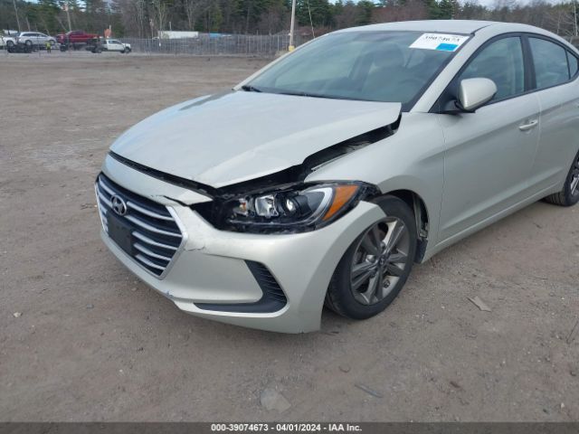 5NPD84LF2JH240141 Hyundai ELANTRA SEL