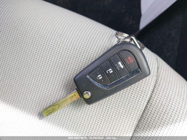 5YFEPMAE7MP159483 Toyota COROLLA LE