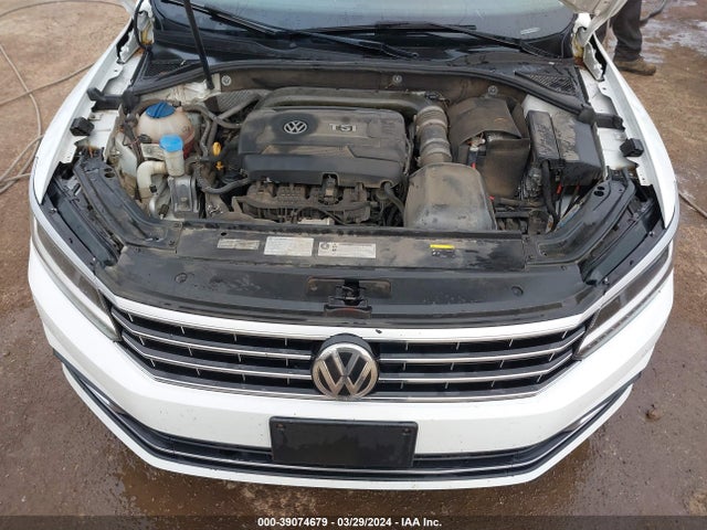 1VWGT7A39HC031584 Volkswagen Passat 1.8t Se
