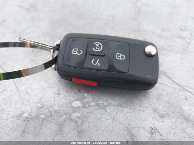 1VWGT7A39HC031584 Volkswagen Passat 1.8t Se