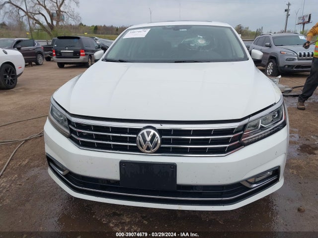 1VWGT7A39HC031584 Volkswagen Passat 1.8t Se