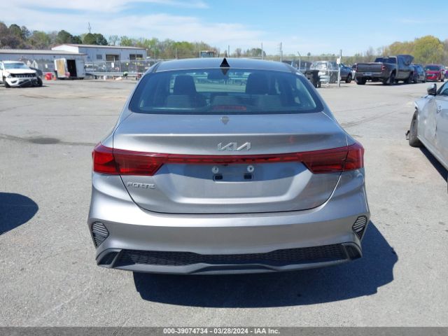 3KPF24AD1NE479556 KIA Forte Lxs