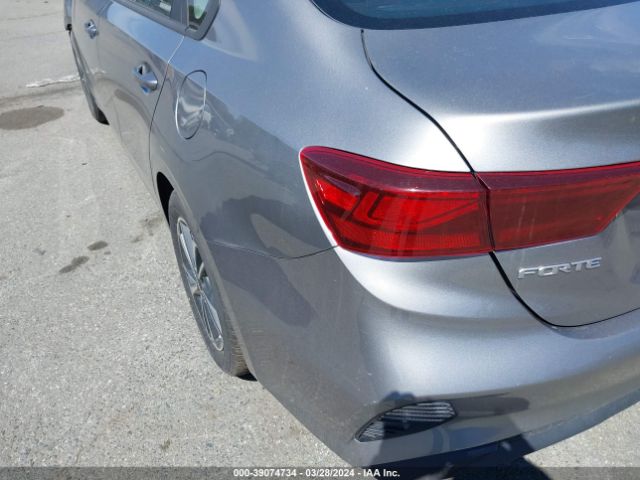 3KPF24AD1NE479556 KIA Forte Lxs