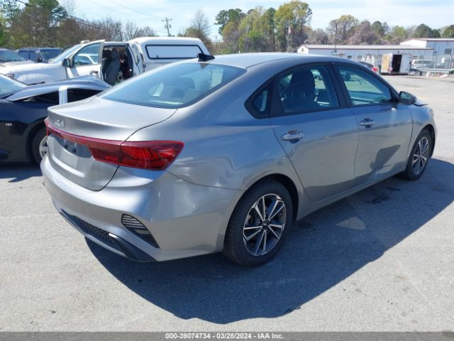 3KPF24AD1NE479556 KIA Forte Lxs