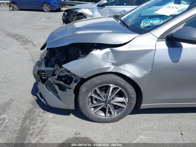 3KPF24AD1NE479556 KIA Forte Lxs