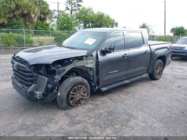 Toyota Tundra Sr5 2022 5TFLA5DB5NX024750 Image 2
