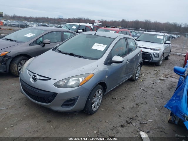 Mazda Mazda2 Sport 2014 JM1DE1KY6E0174707 Image 2