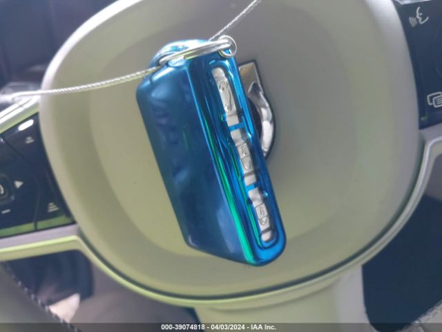 LVY982AK1JP005804 Volvo S90 T5 Momentum